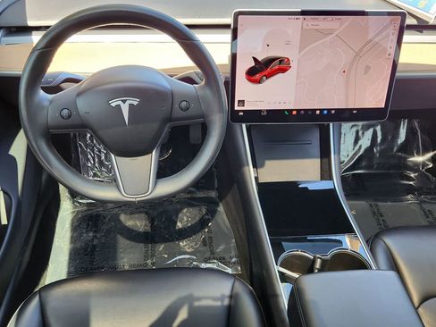 Used 2018 Tesla Model 3 Long Range image 3