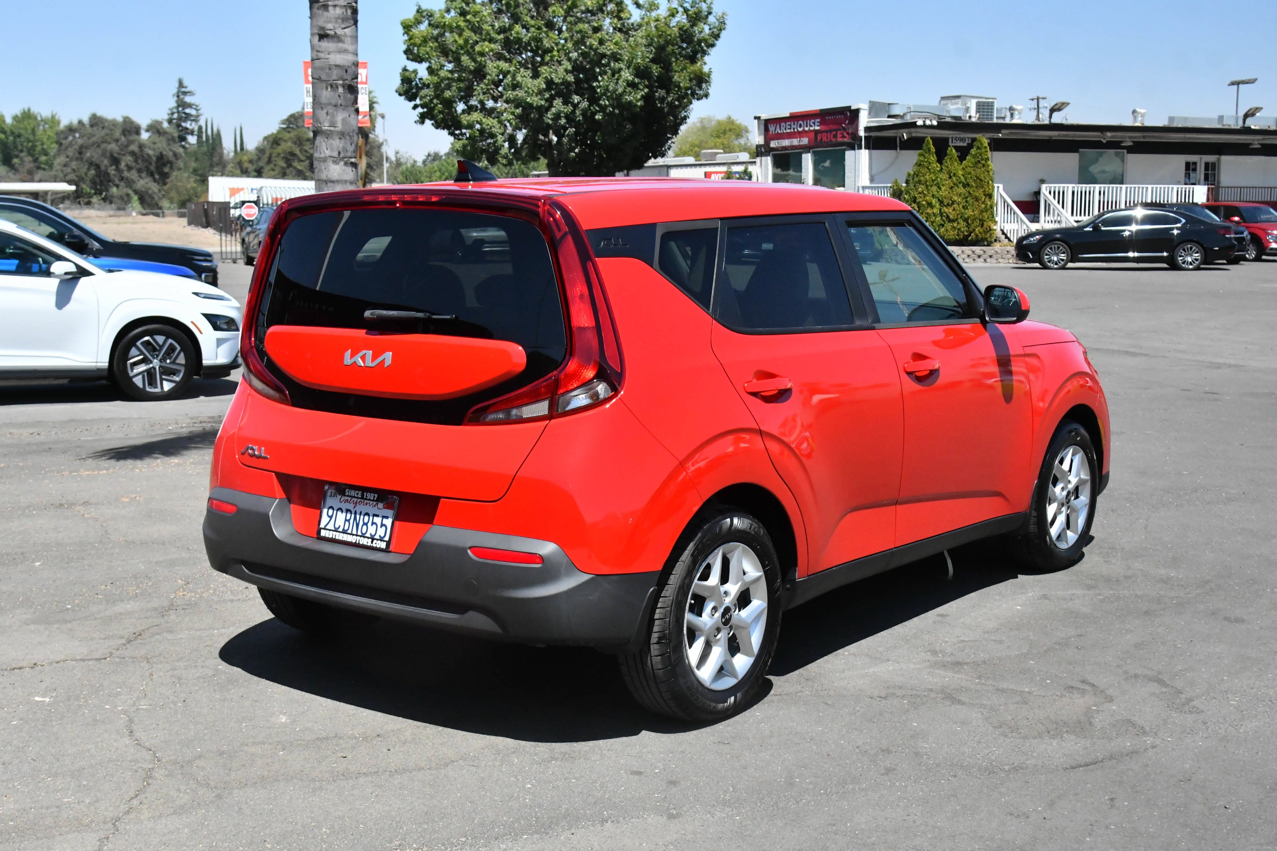 Used 2022 Kia Soul LX w/ Technology Package FWD image 8