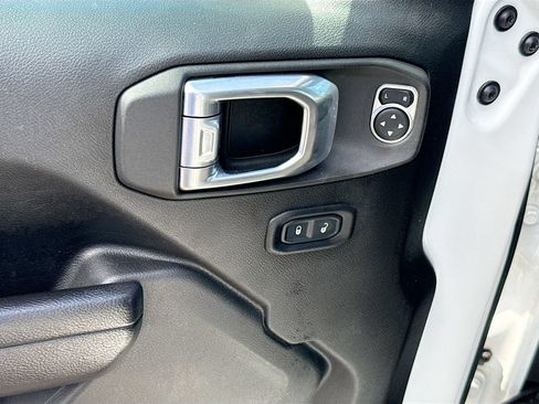 Used 2023 Jeep Wrangler Unlimited AWD/4WD image 19