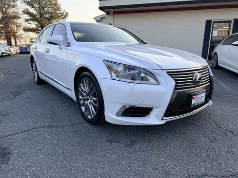 Used 2014 Lexus LS 460 w/ Comfort Package image 3
