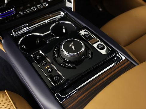 Certified 2024 Rolls-Royce Cullinan image 18