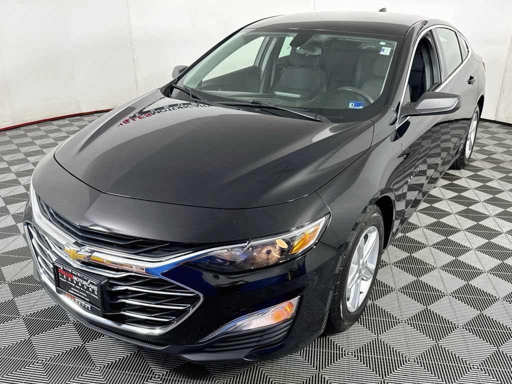 Used 2022 Chevrolet Malibu LS FWD image 3