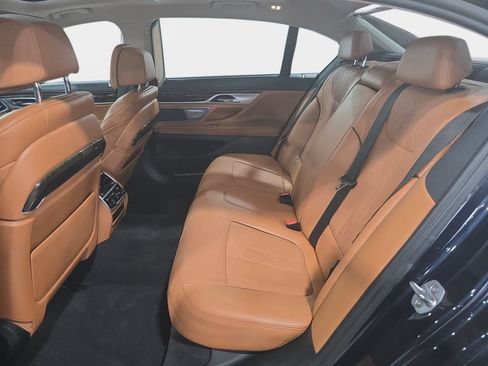 Used 2018 BMW 740i RWD image 28