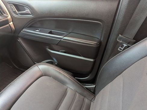 Used 2015 GMC Canyon SLE w/ All-Terrain Adventure Package image 13