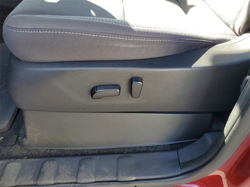 Used 2023 Nissan Frontier SV w/ SV Convenience Package image 18