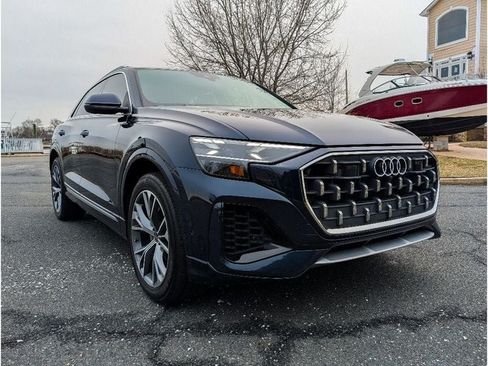 Used 2024 Audi Q8 Prestige AWD/4WD image 3