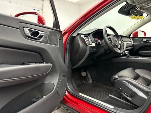 Used 2020 Volvo XC60 T5 Inscription w/ Protection Package Premier image 18