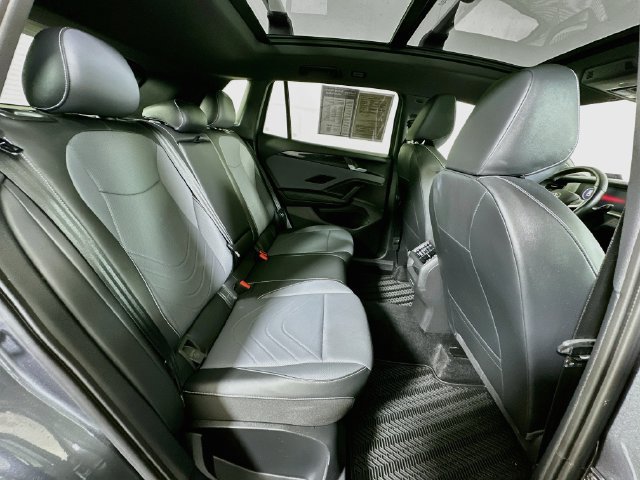 Certified 2026 Volkswagen Tiguan SE R-Line FWD image 27