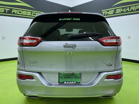 Used 2017 Jeep Cherokee Overland w/ Technology Group image 8