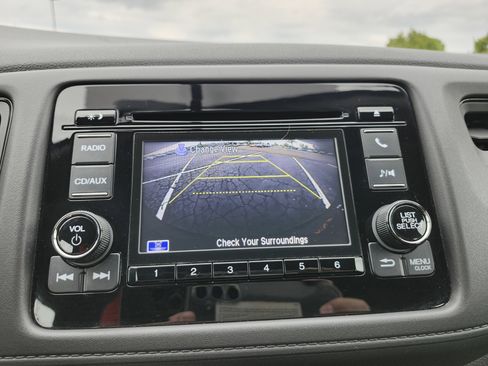 Used 2017 Honda HR-V LX image 2