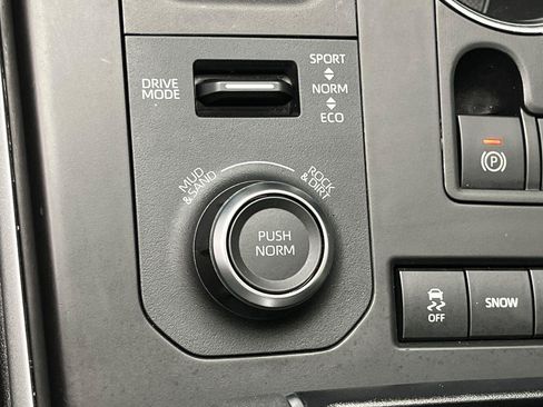 Used 2022 Toyota Highlander XSE AWD/4WD image 17