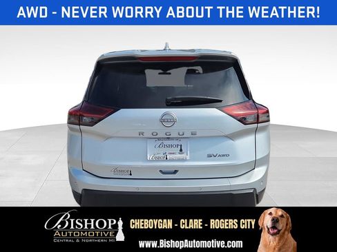 Used 2024 Nissan Rogue SV AWD/4WD image 7
