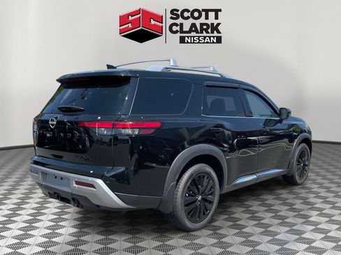 Used 2023 Nissan Pathfinder Platinum w/ Black Appearance Package AWD/4WD image 6
