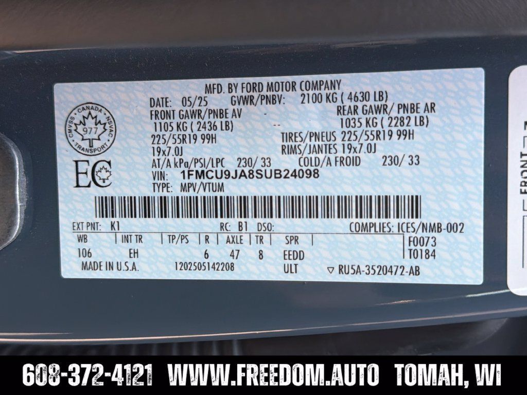 Used 2025 Ford Escape Platinum AWD/4WD image 29