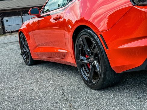 Used 2019 Chevrolet Camaro SS RWD image 22
