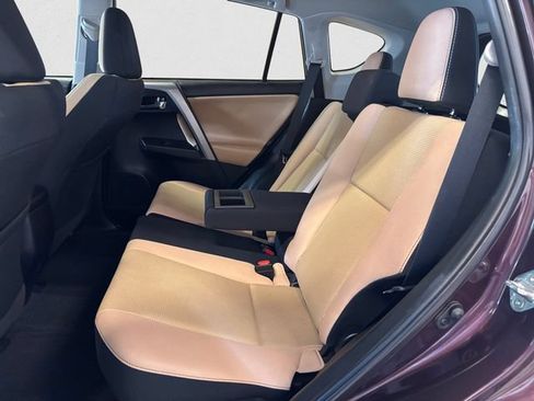 Used 2018 Toyota RAV4 XLE AWD/4WD image 14