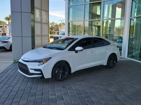 Certified 2025 Toyota Corolla SE image 32