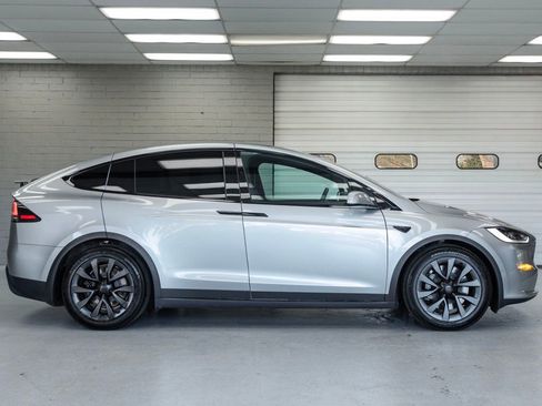 Used 2024 Tesla Model X image 9