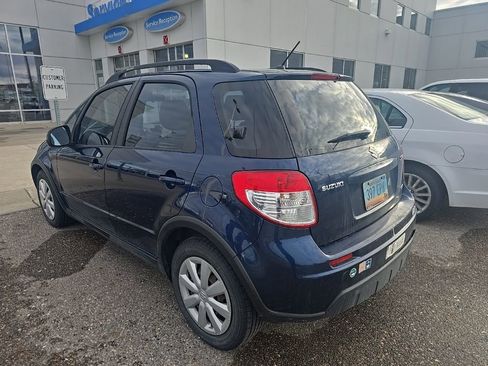 Used 2010 Suzuki SX4 AWD Hatchback image 2