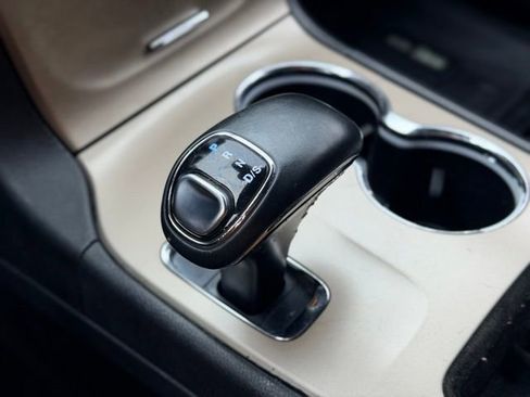 Used 2014 Jeep Grand Cherokee Laredo w/ 18" Wheel & 8.4" Radio Group image 14