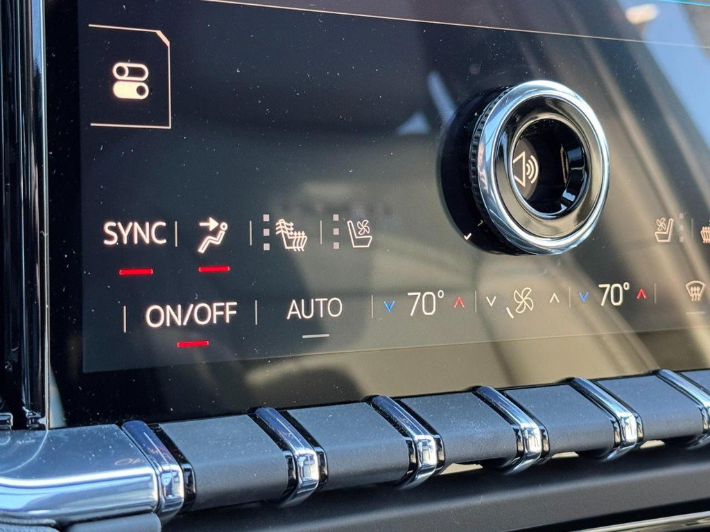 New 2026 GMC Yukon Denali w/ Sun & Power Step Package AWD/4WD image 19
