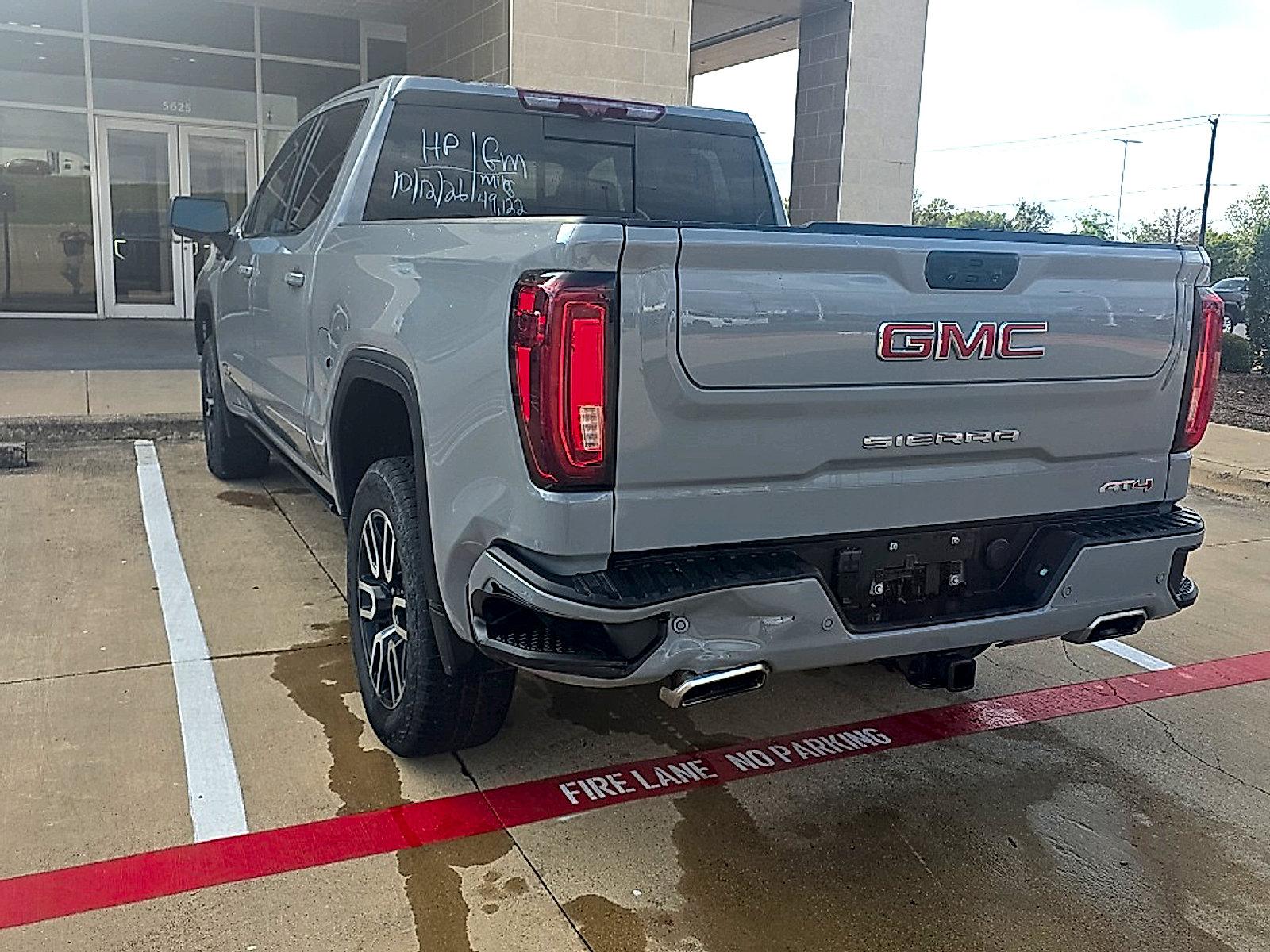 Used 2025 GMC Sierra 1500 AT4 w/ Technology Package AWD/4WD image 13