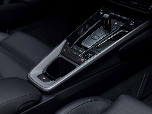 Used 2025 Porsche 911 Carrera image 38