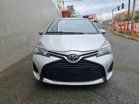 Used 2015 Toyota Yaris L image 7