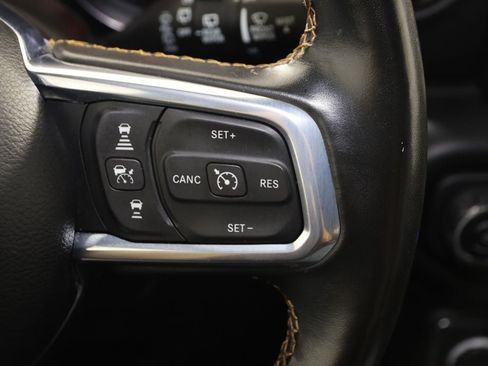 Used 2023 Jeep Wrangler Unlimited Sahara AWD/4WD image 36