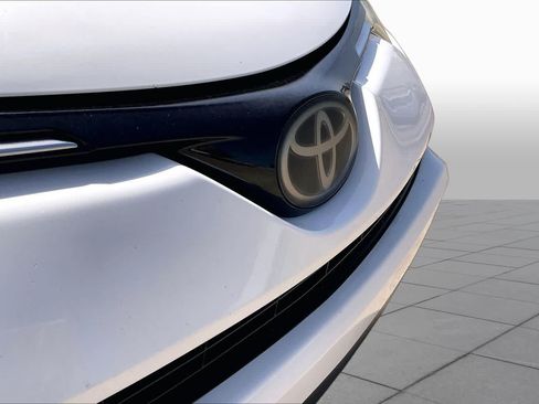 Used 2017 Toyota RAV4 LE FWD image 29