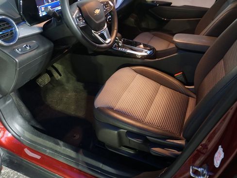 Certified 2025 Chevrolet Trax LT w/ LT Convenience Package image 23