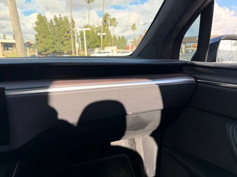 Used 2024 Tesla Model X image 16