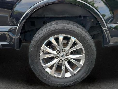 Used 2017 Ford F150 Lariat w/ Equipment Group 502A Luxury AWD/4WD image 32