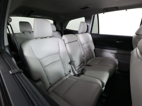 Used 2021 Honda Pilot Touring image 22