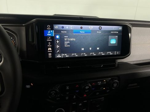 Certified 2024 Jeep Gladiator Sport image 16