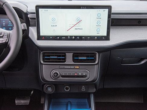 New 2025 Ford Maverick XLT w/ XLT Luxury Package image 11