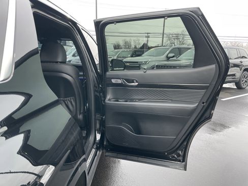 Used 2024 Hyundai Palisade Calligraphy image 16
