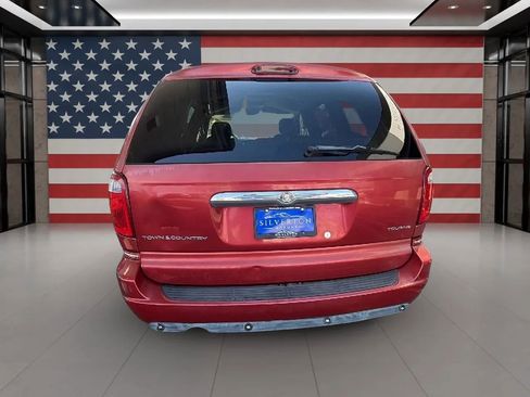 Used 2005 Chrysler Town & Country Touring w/ Luxury Group image 5