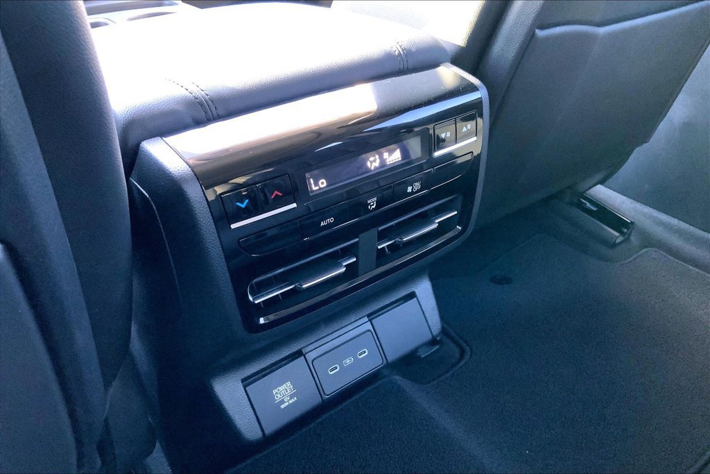 Used 2025 Acura MDX SH-AWD image 10