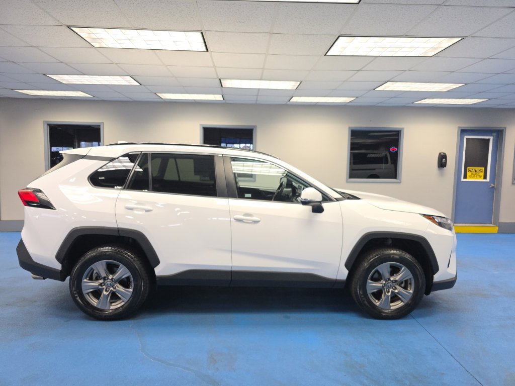 Used 2024 Toyota RAV4 XLE FWD image 2