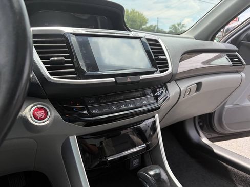 Used 2017 Honda Accord EX-L image 22