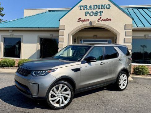 Used 2017 Land Rover Discovery First Edition AWD/4WD image 30