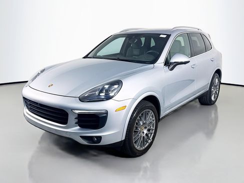 Used 2017 Porsche Cayenne S w/ Premium Plus Package image 4