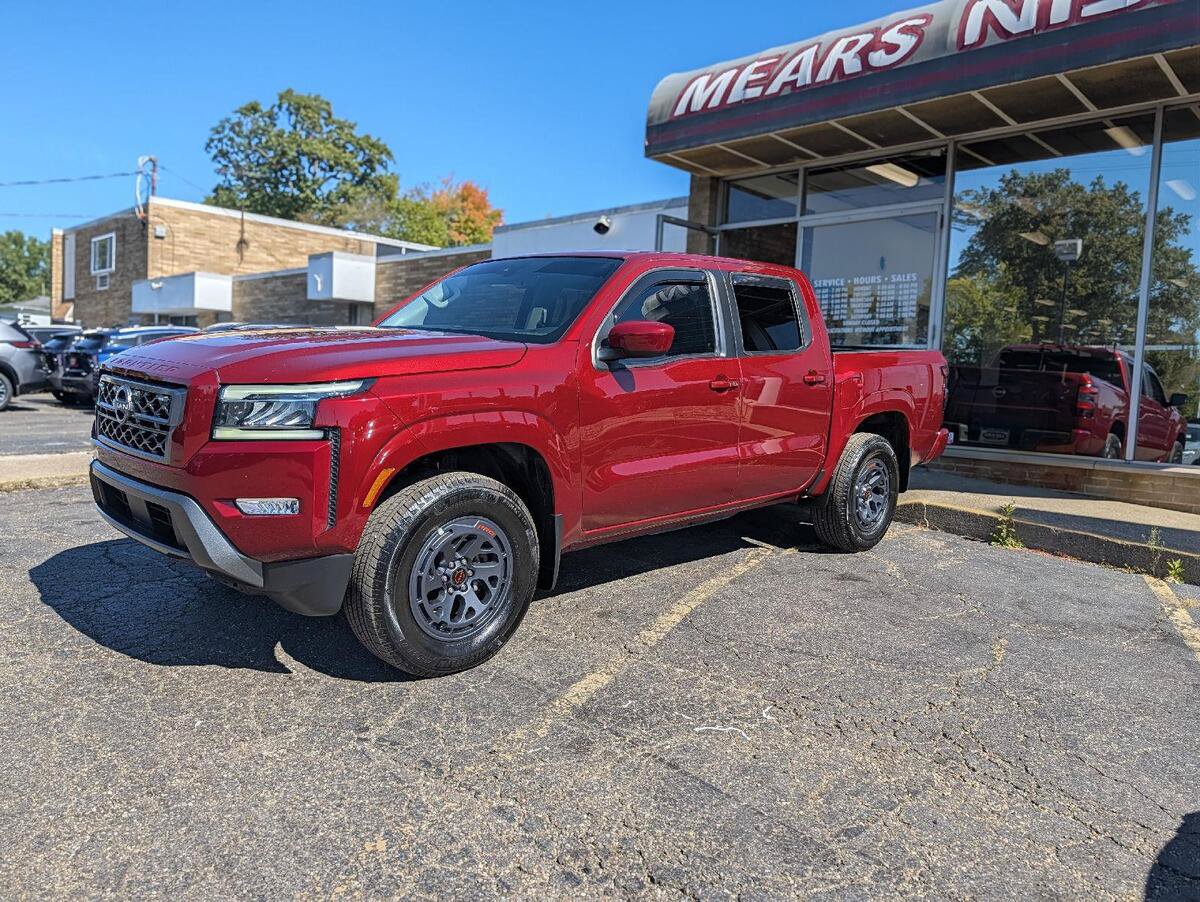 Used 2024 Nissan Frontier SL w/ Technology Package AWD/4WD image 6