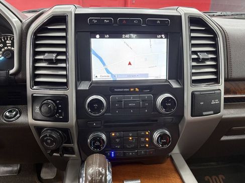 Used 2018 Ford F150 King Ranch w/ Equipment Group 601A Luxury AWD/4WD image 23