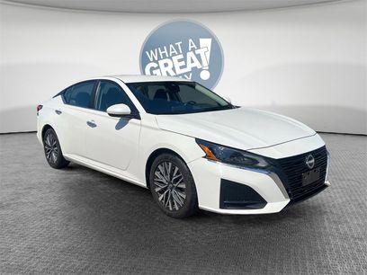 Used 2023 Nissan Altima 2.5 SV