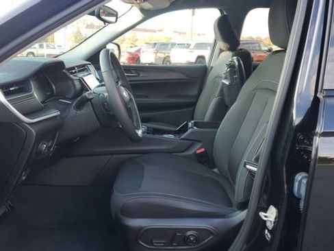 Used 2023 Jeep Grand Cherokee L Laredo w/ Luxury Tech Group I image 5