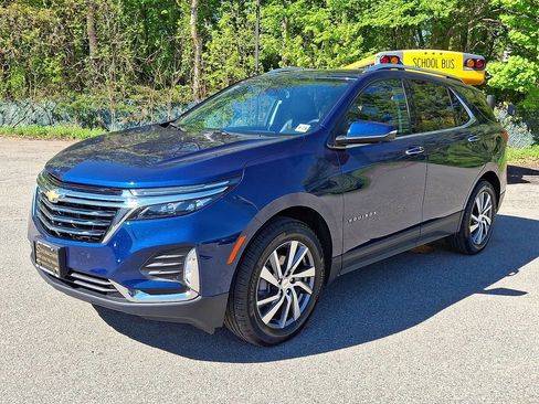 Used 2023 Chevrolet Equinox Premier AWD/4WD image 3