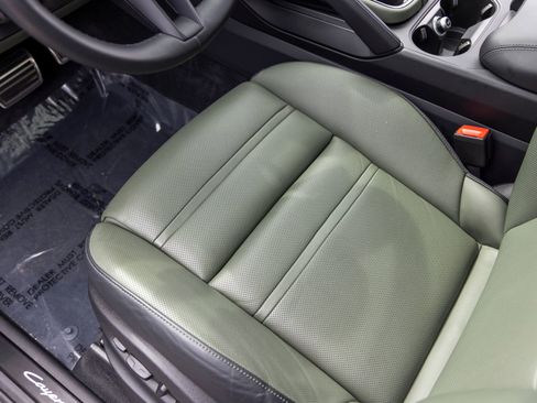 Certified 2024 Porsche Cayenne Coupe AWD/4WD image 32