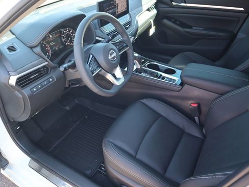 New 2025 Nissan Altima 2.5 SL image 13